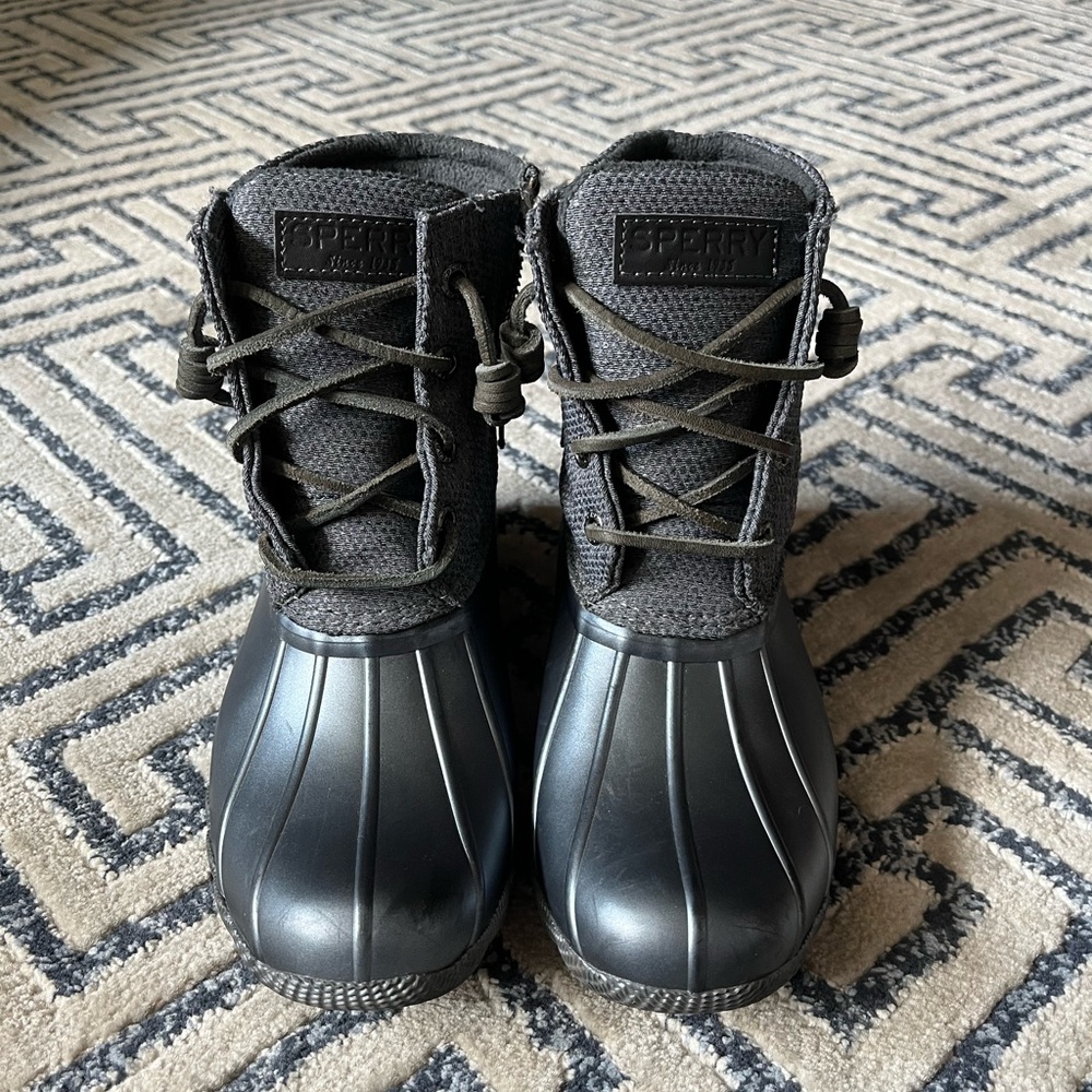 Sperry boots, silver/gray